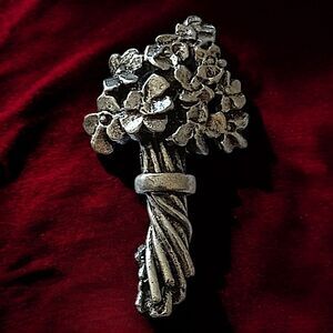 Jim‎ Clift Pewter Bouquet Of Flowers Pin Lapel Tie Tack Brooch Vintage Cottage.
